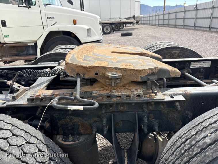 image for item YA2898 2016 International LF687 semi truck