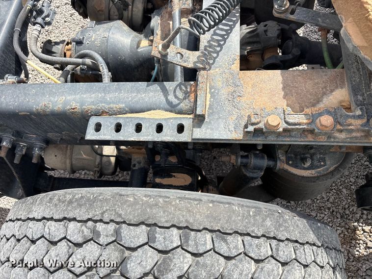 image for item YA2898 2016 International LF687 semi truck