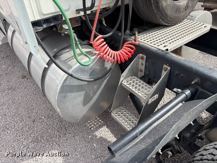 image for item YA2898 2016 International LF687 semi truck