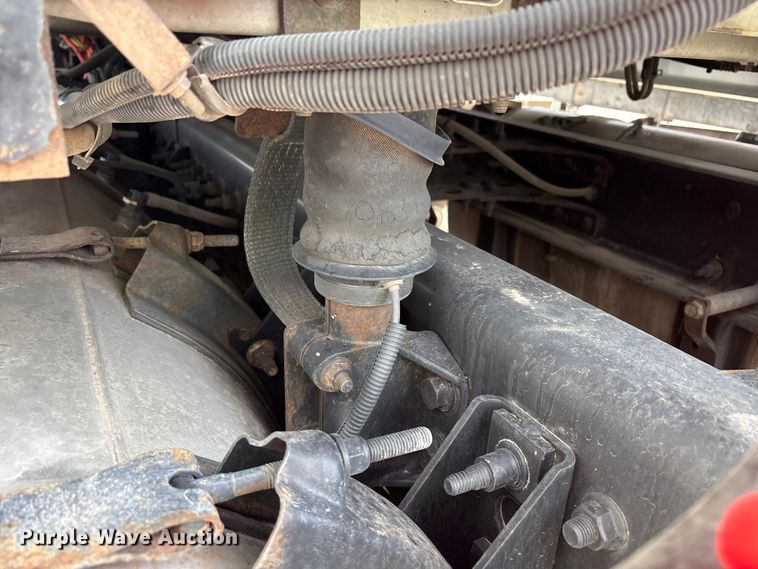 image for item YA2898 2016 International LF687 semi truck