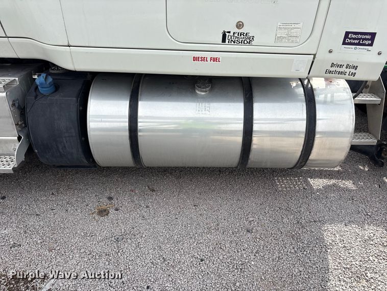 image for item YA2898 2016 International LF687 semi truck