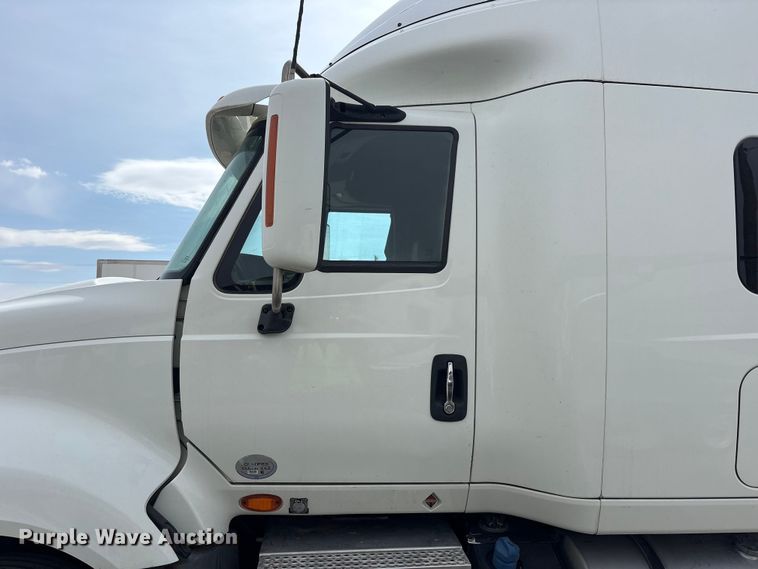 image for item YA2898 2016 International LF687 semi truck