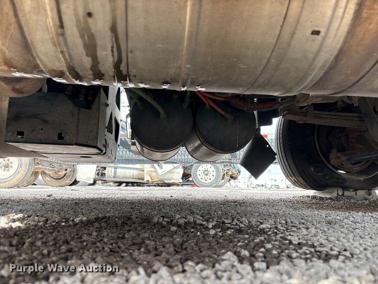 image for item YA2898 2016 International LF687 semi truck