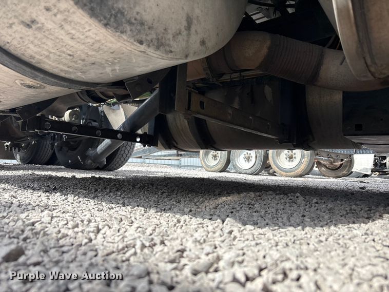 image for item YA2898 2016 International LF687 semi truck