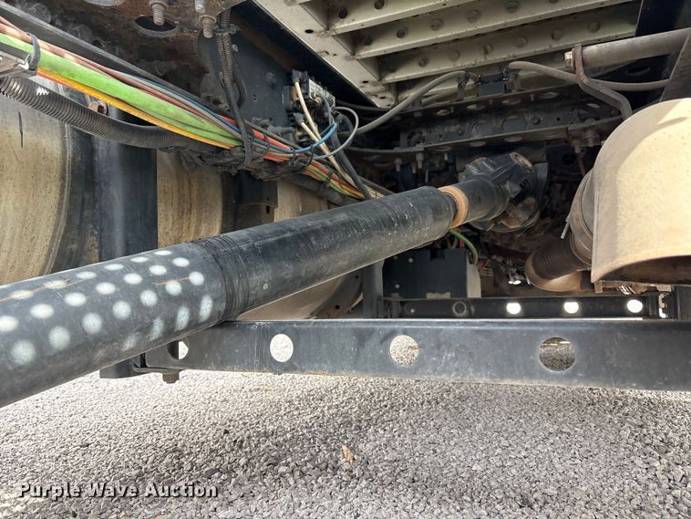 image for item YA2898 2016 International LF687 semi truck