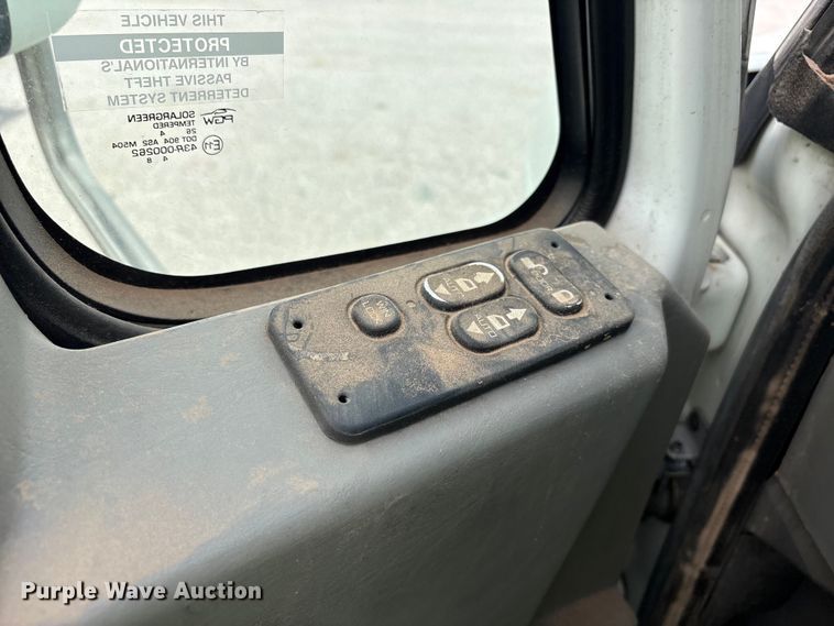 image for item YA2898 2016 International LF687 semi truck