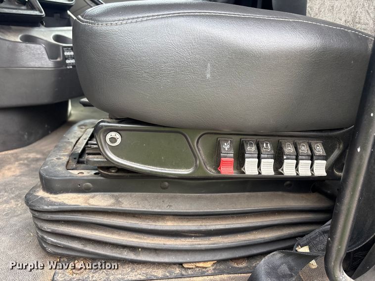 image for item YA2898 2016 International LF687 semi truck