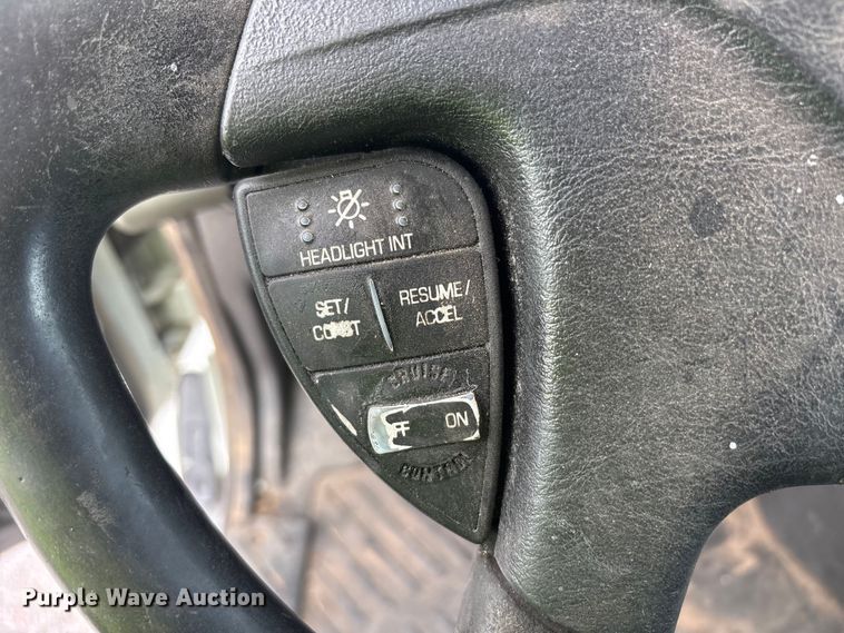 image for item YA2898 2016 International LF687 semi truck