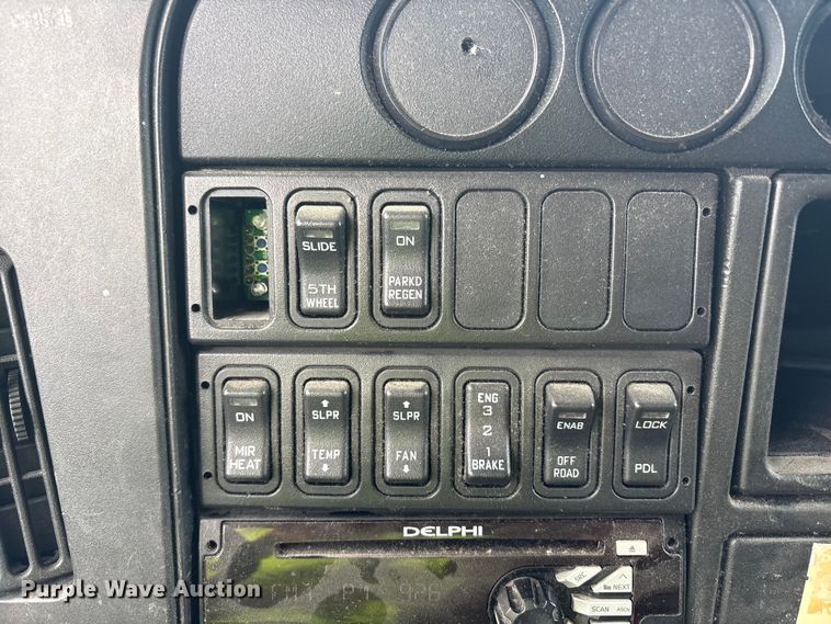 image for item YA2898 2016 International LF687 semi truck