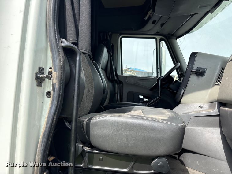 image for item YA2898 2016 International LF687 semi truck