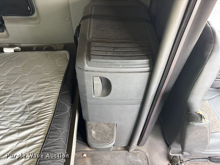 image for item YA2898 2016 International LF687 semi truck