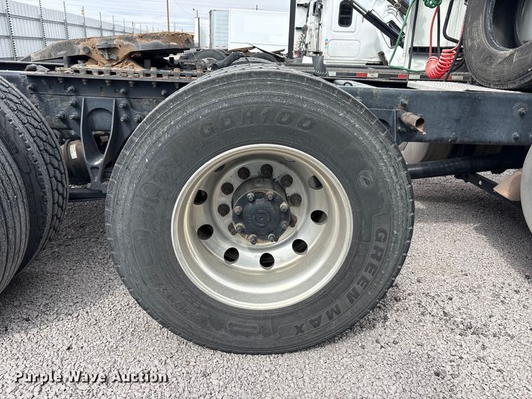 image for item YA2898 2016 International LF687 semi truck