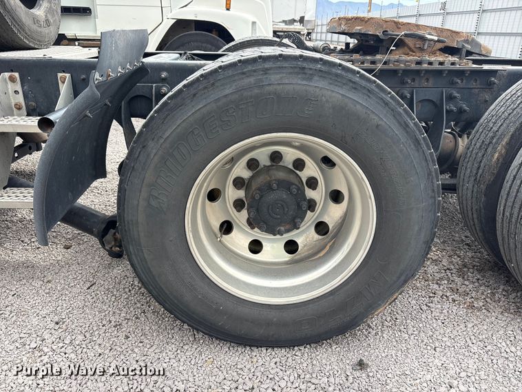 image for item YA2898 2016 International LF687 semi truck