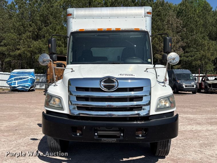 image for item YA3132 2015 Hino 268 box truck