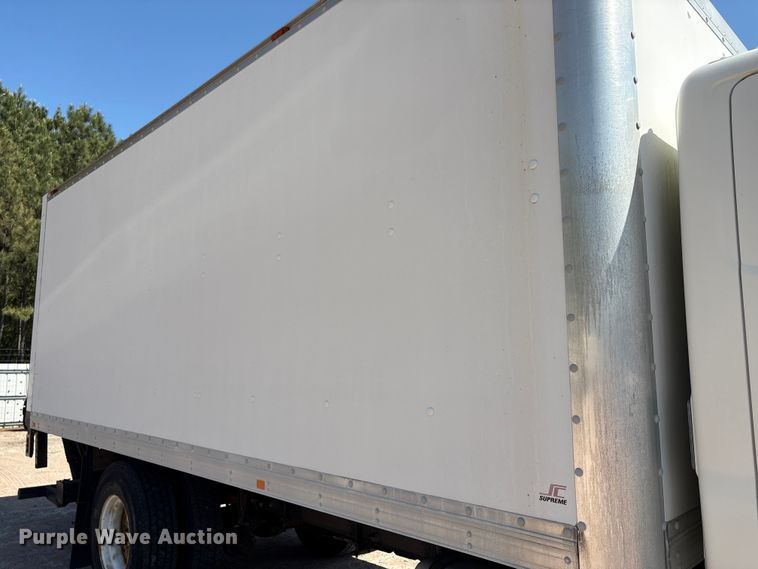 image for item YA3132 2015 Hino 268 box truck