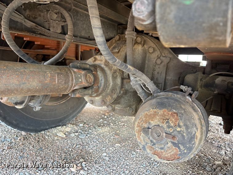 image for item YA3132 2015 Hino 268 box truck