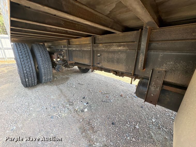 image for item YA3132 2015 Hino 268 box truck