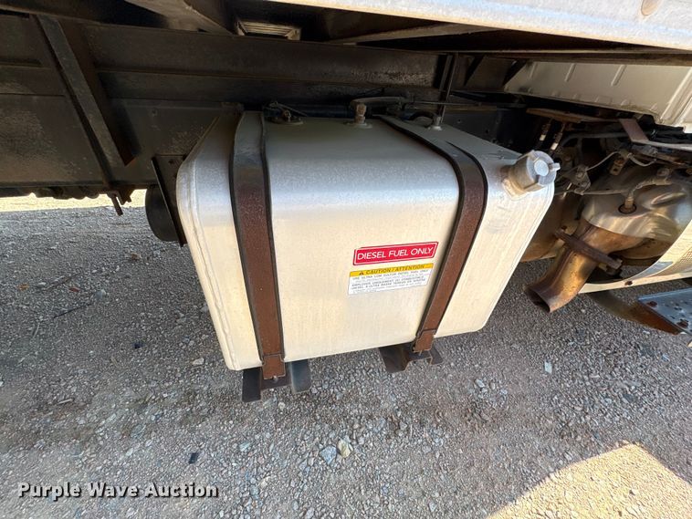image for item YA3132 2015 Hino 268 box truck