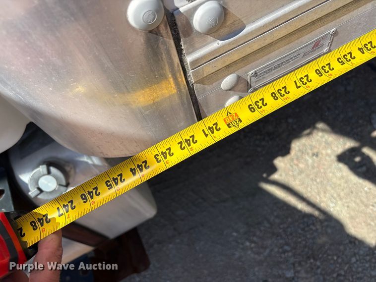 image for item YA3132 2015 Hino 268 box truck