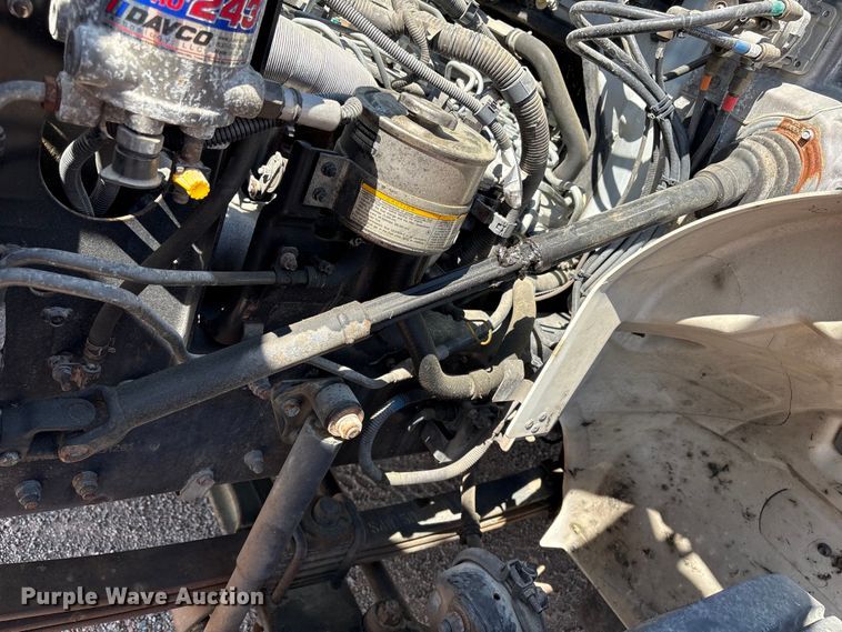 image for item YA3132 2015 Hino 268 box truck