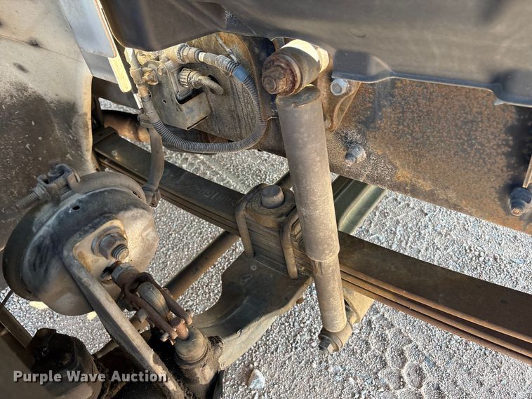 image for item YA3132 2015 Hino 268 box truck