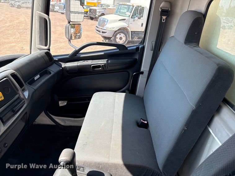 image for item YA3132 2015 Hino 268 box truck