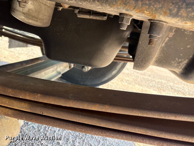image for item YA3132 2015 Hino 268 box truck