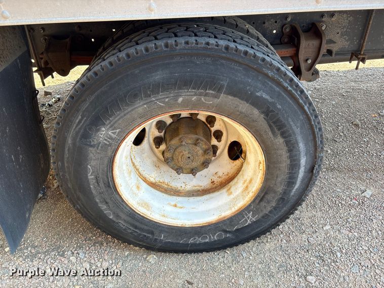 image for item YA3132 2015 Hino 268 box truck