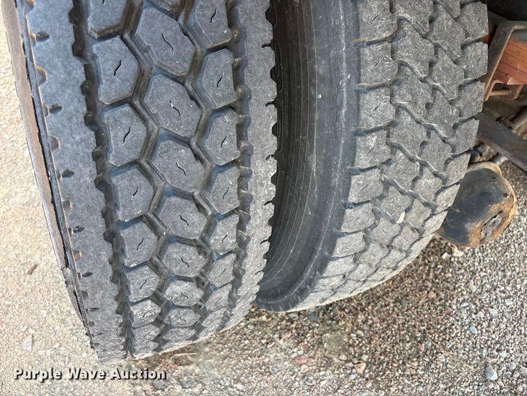 image for item YA3132 2015 Hino 268 box truck