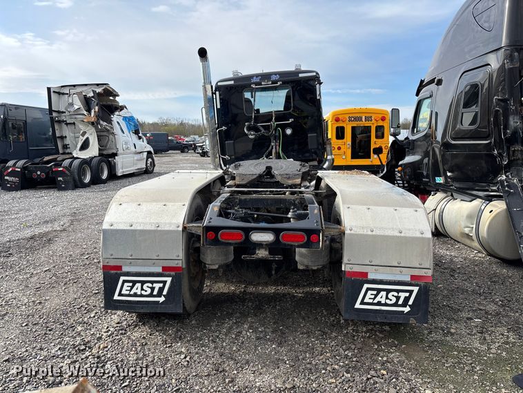 image for item YA3158 2025 Peterbilt 589 semi truck