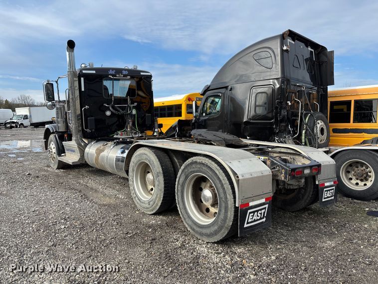 image for item YA3158 2025 Peterbilt 589 semi truck