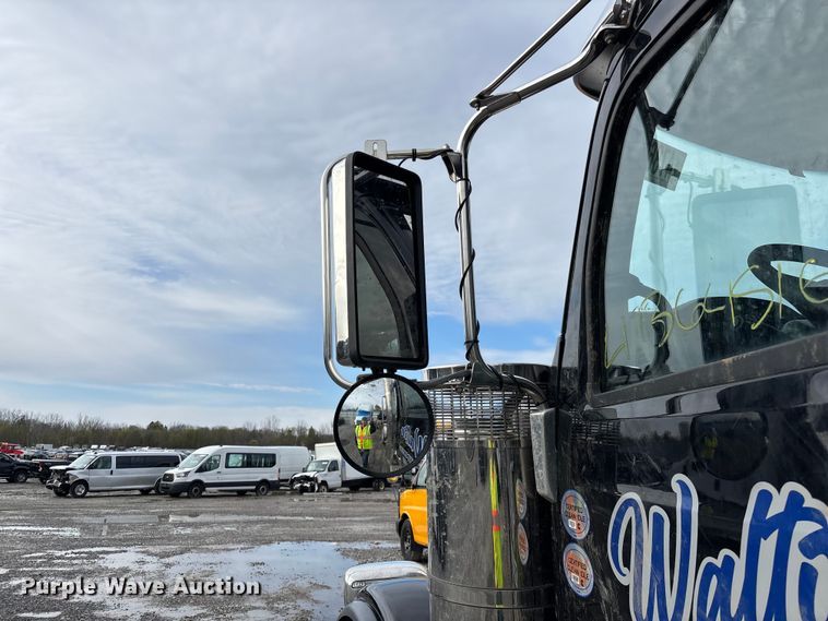 image for item YA3158 2025 Peterbilt 589 semi truck