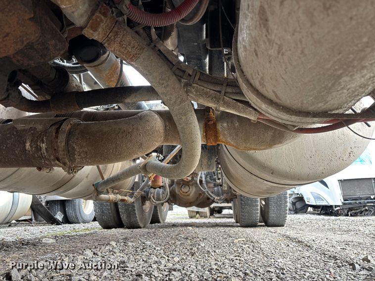 image for item YA3158 2025 Peterbilt 589 semi truck