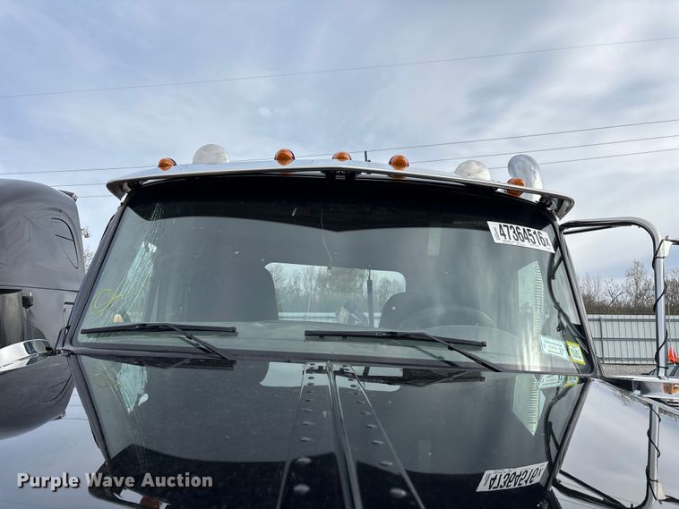 image for item YA3158 2025 Peterbilt 589 semi truck