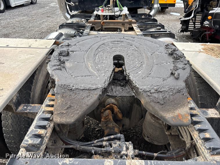 image for item YA3158 2025 Peterbilt 589 semi truck