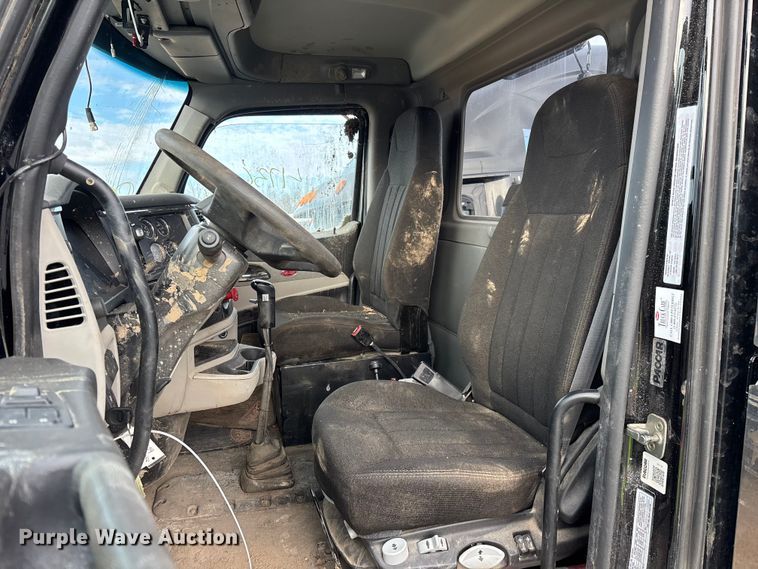 image for item YA3158 2025 Peterbilt 589 semi truck