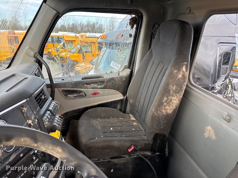 image for item YA3158 2025 Peterbilt 589 semi truck