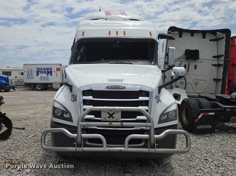 image for item YA3159 2024 Freightliner Cascadia semi truck