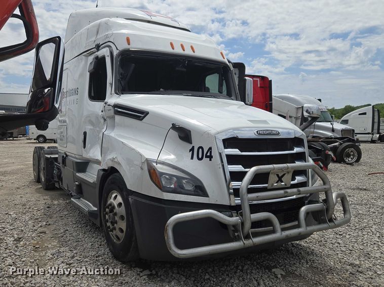 image for item YA3159 2024 Freightliner Cascadia semi truck