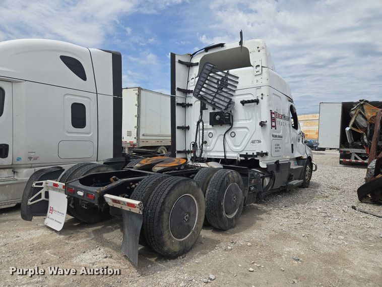 image for item YA3159 2024 Freightliner Cascadia semi truck