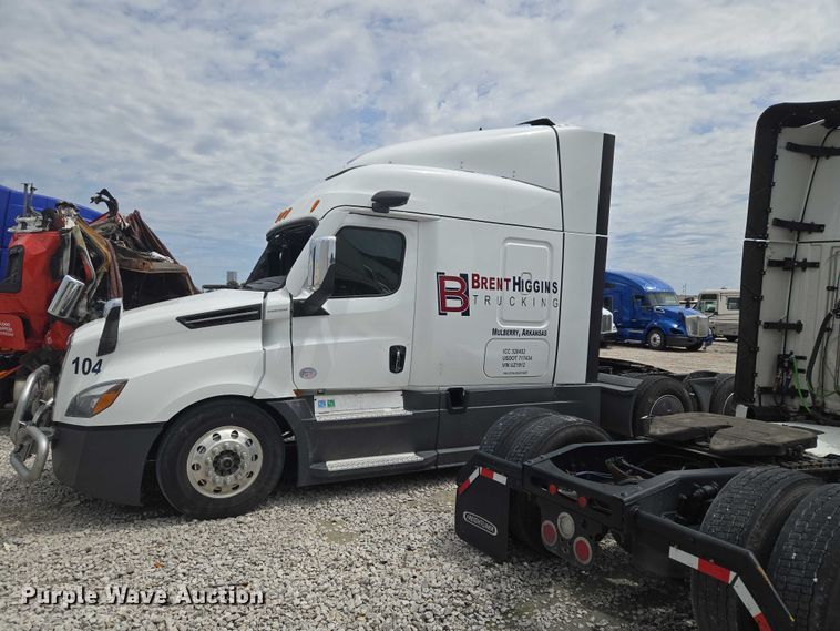 image for item YA3159 2024 Freightliner Cascadia semi truck