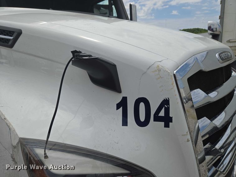 image for item YA3159 2024 Freightliner Cascadia semi truck