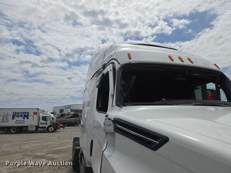 image for item YA3159 2024 Freightliner Cascadia semi truck