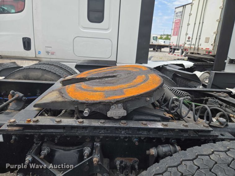 image for item YA3159 2024 Freightliner Cascadia semi truck