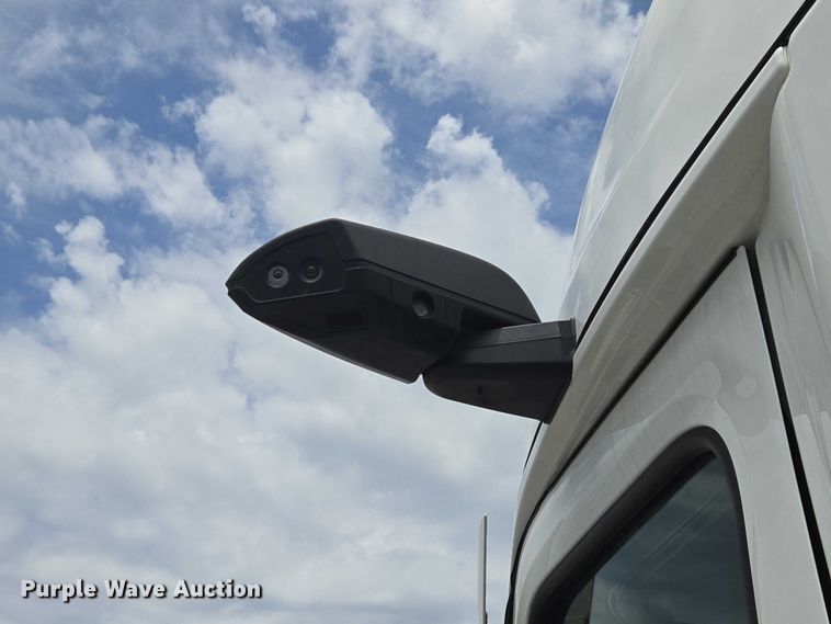 image for item YA3159 2024 Freightliner Cascadia semi truck
