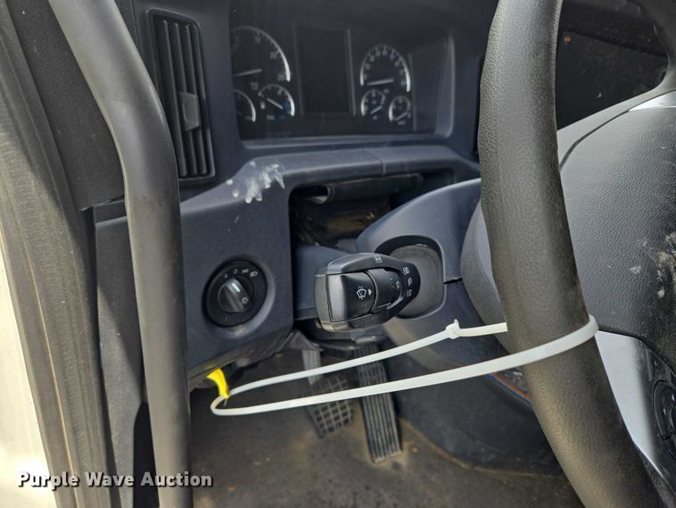 image for item YA3159 2024 Freightliner Cascadia semi truck