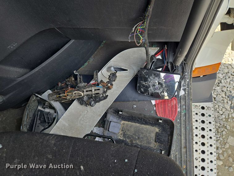 image for item YA3159 2024 Freightliner Cascadia semi truck