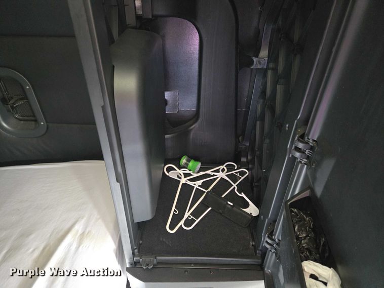 image for item YA3159 2024 Freightliner Cascadia semi truck