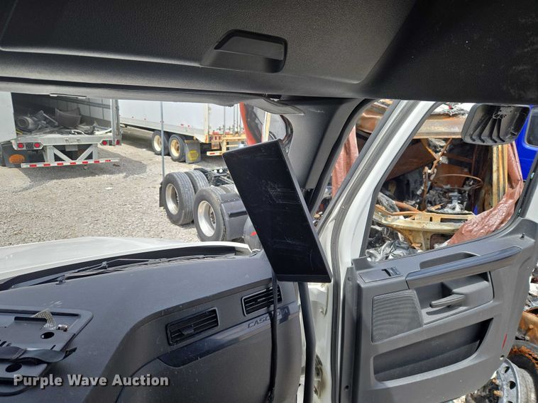 image for item YA3159 2024 Freightliner Cascadia semi truck