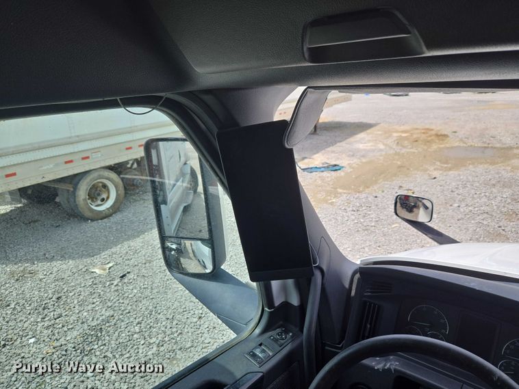 image for item YA3159 2024 Freightliner Cascadia semi truck